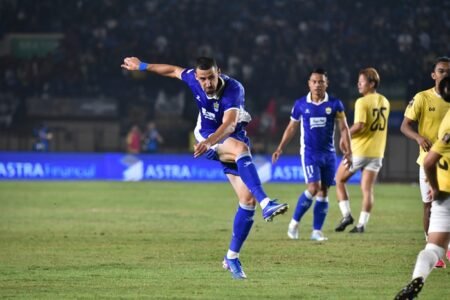Tendangan Roket Balsa Sekulic Antar Maung Bandung ke Semifinal Piala Presiden 2026