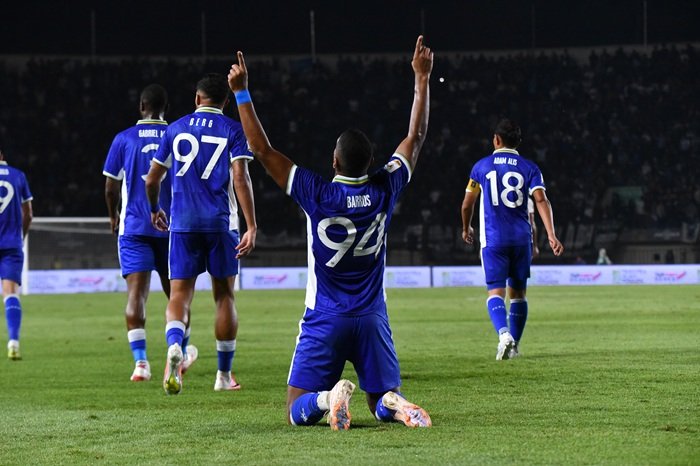 Barros Jadi Pahlawan, Persib Rajai Grup A! Bobotoh Mulai Mimpi Angkat Trofi Lagi
