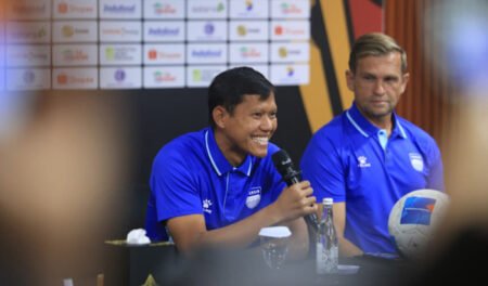 Laga Spesial Adam Alis: Bawa Kenangan Juara di Arema, Kini Siap Saling Sikut Demi Persib
