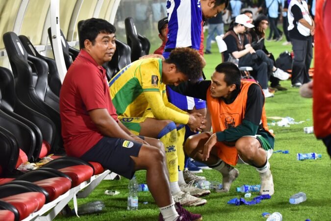 FOTO: Lebih dari Sepak Bola: Momen Hangat Penuh Respek di Final Piala Presiden 2026
