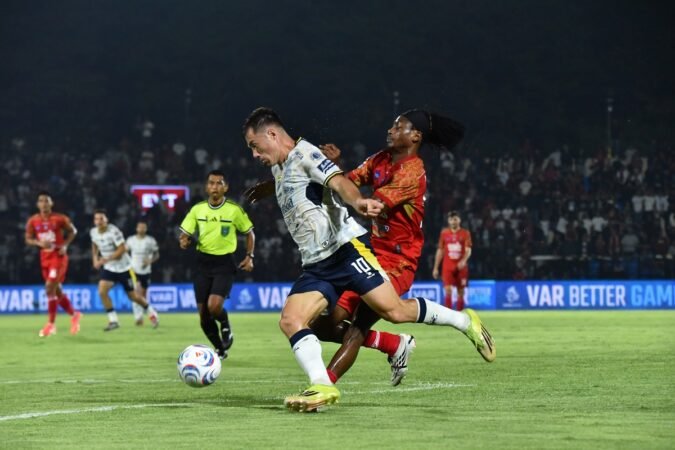 Sikat Persijap 2-1, Marc Klok Bongkar Kendala Non-Teknis yang Dihadapi Persib di Jepara