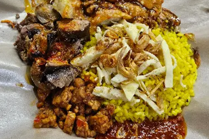 Cuma Rp15 Ribuan! 4 Nasi Kuning Terenak di Bandung, Ada yang Buka sampai Dini Hari
