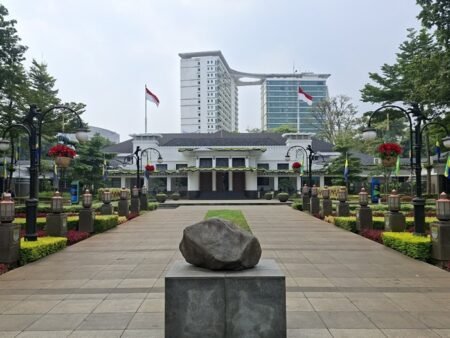 Jelang HJKB ke-216, Mahasiswa Tagih Progres Pemkot Bandung Tangani Sampah hingga Kemacetan