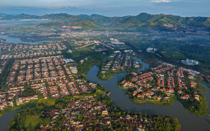 Melarikan Penat dari Riuhnya Ibu Kota: Menemukan Ketenangan Hidup di Kota Baru Parahyangan
