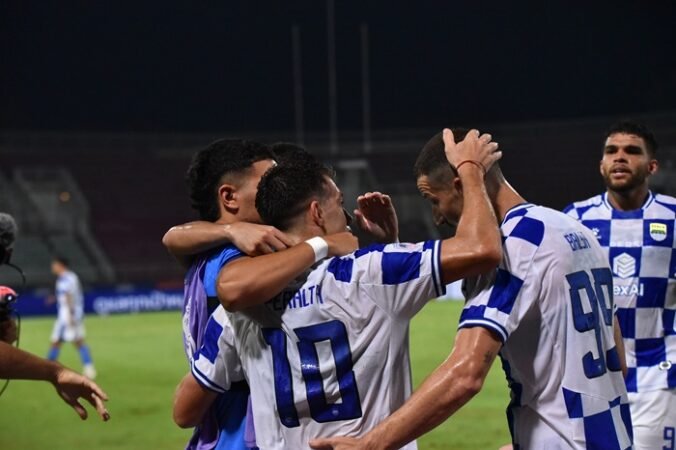 Jadwal Persib Oktober Makin Padat! Igor Tolic Hadapi Dilema Rotasi Pemain