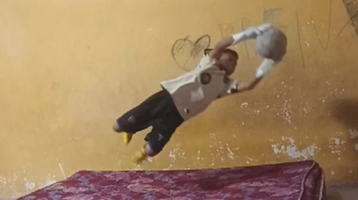 The Next Maarten Paes? Aksi Latihan Kiper Cilik Paling Unik dan Keren Se-Indonesia!