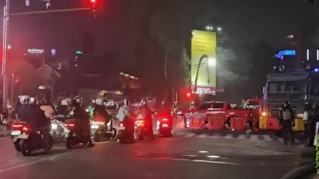 Truk Dalmas Diserang Molotov dan Batu di Dago Bandung, 3 Anggota Polisi Luka-luka