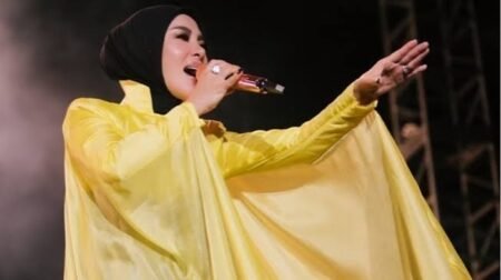 Incess Bingung saat Live TikTok, Cerita Panik saat Pertama Kali Dapat Paus