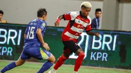 Hasil Super League: Blunder Menit Akhir Bikin Persib Bandung Tumbang 0-1 di Markas Madura United