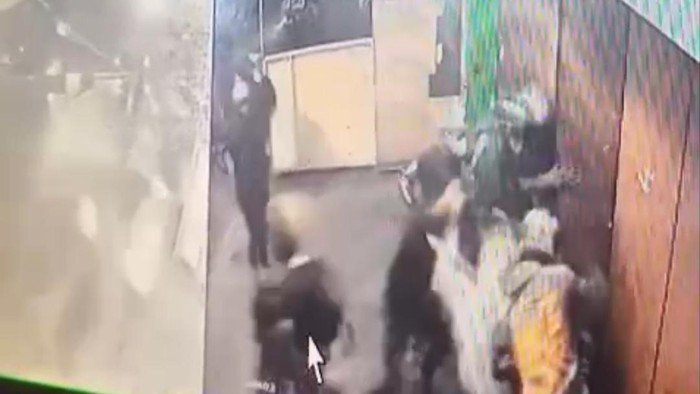 Jerit Mencekam di Ruko Pecel Lele: Pedagang dan Suporter Persib Dikeroyok Belasan Geng Motor di Tasikmalaya